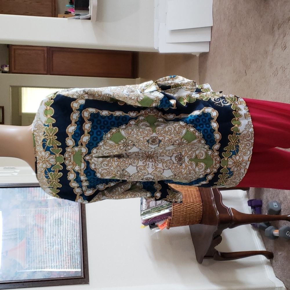 Elaborate Chain Pattern Rolled Button Sleeve - image 6